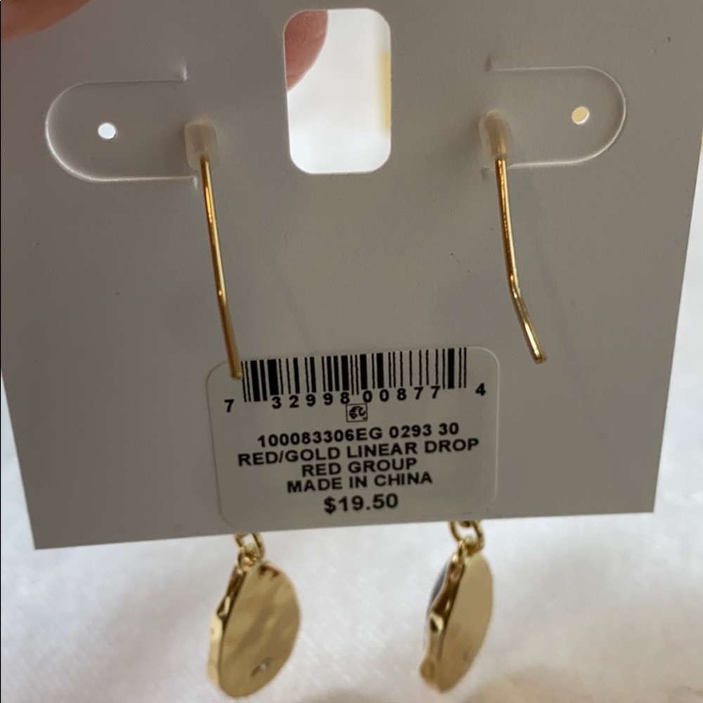 ✅New Style and Co red/gold liner drop earrings - Picture 3 of 3